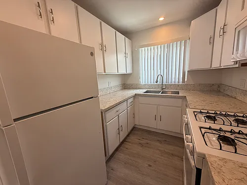 1228 N McCadden Pl #5 Photo 1