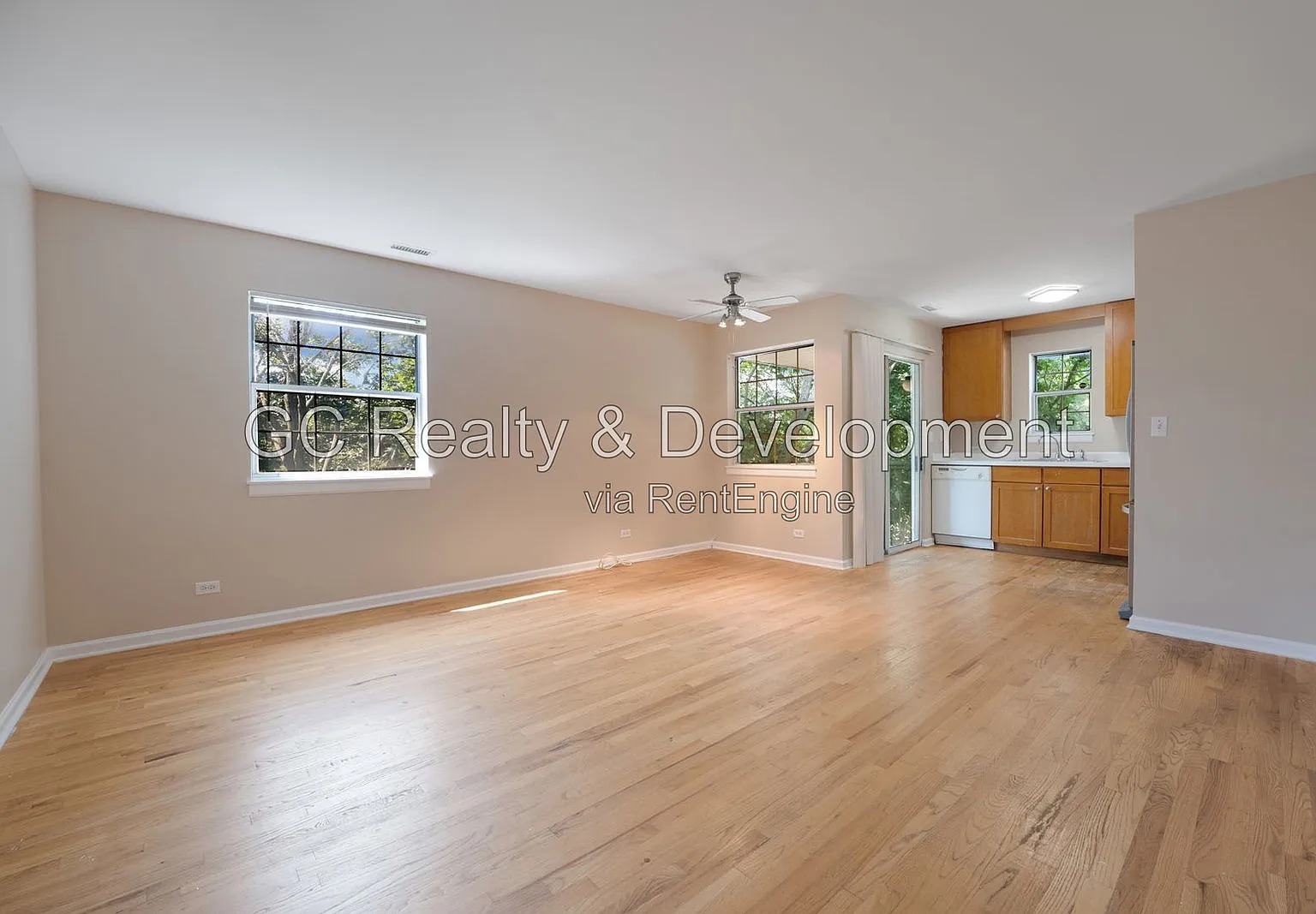 2 bed, 2.0 bath, 1000 sqft, $1,995 — Photo 2