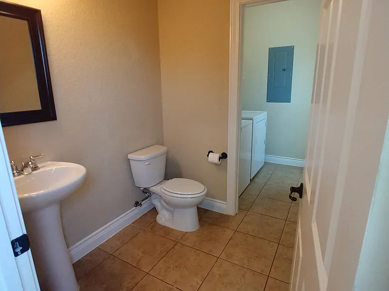 607 Creek Dr — Photo 14