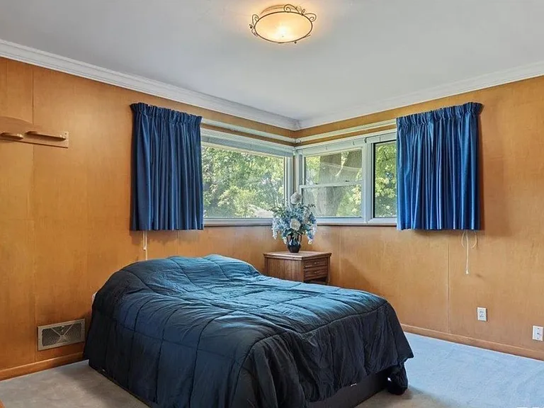 141 Circle Dr — Photo 6