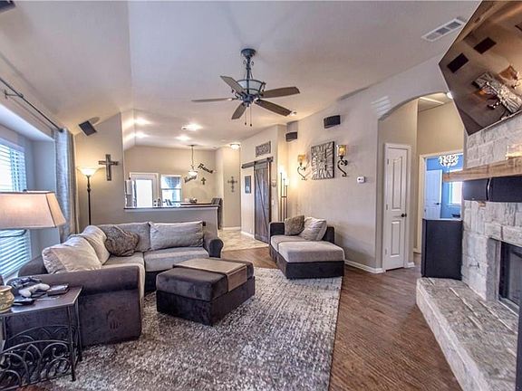 5th image of 200 Lansdale Dr