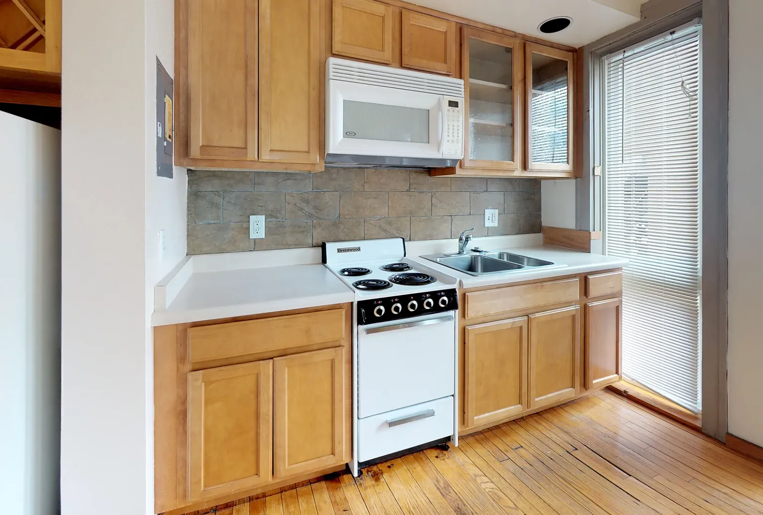 10 Langdon Street - C — Photo 2