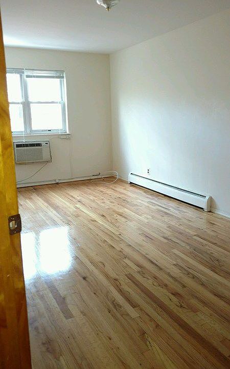 1st image of 2383 37th St APT 1
