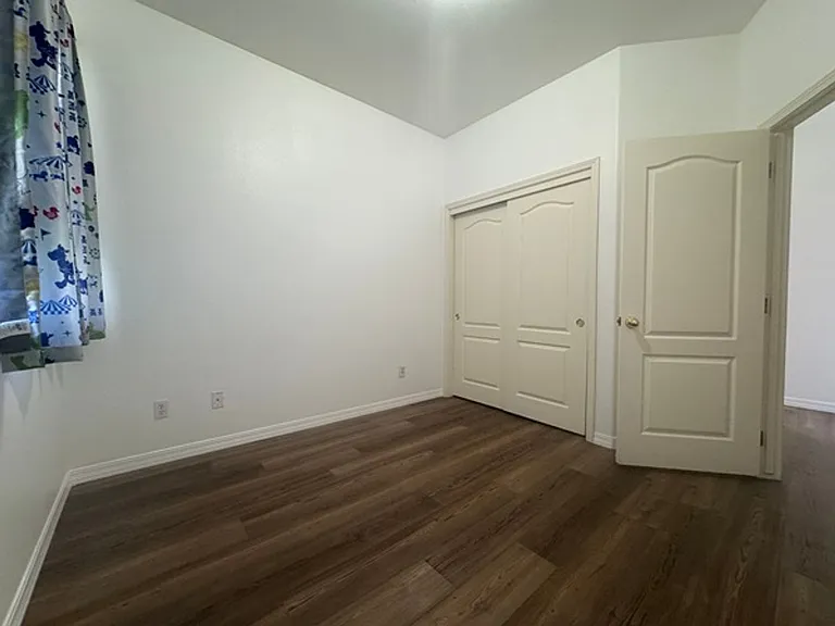 932 Calle Cynthia — Photo 10