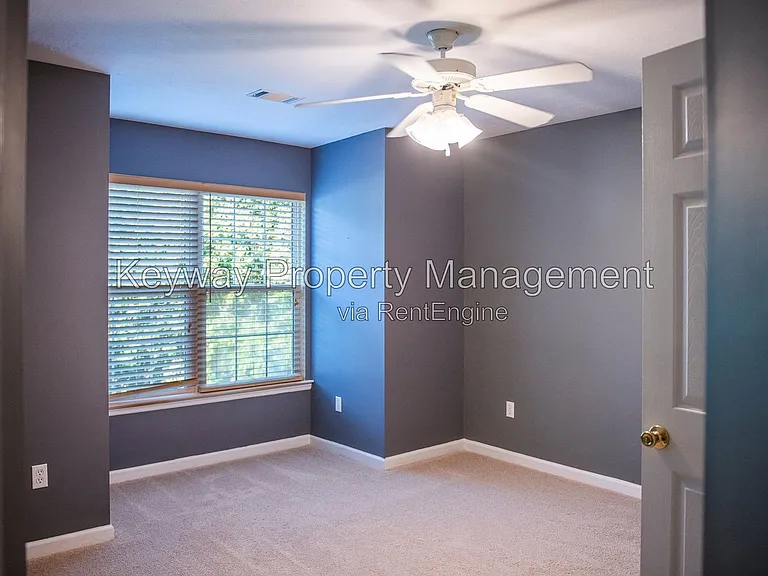 242 Stonington Dr — Photo 18