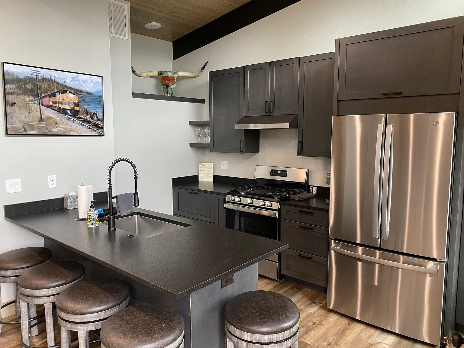 2 bed, 725 sqft, $2,450 — Photo 3