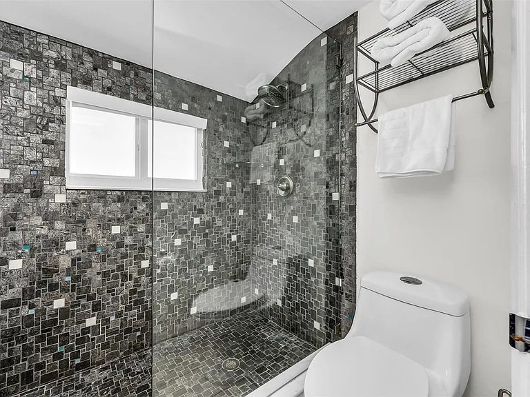39 Castle Harbor Isle Dr — Photo 31