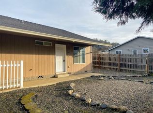 273 Fairacres Ln, Roseburg, OR 97470