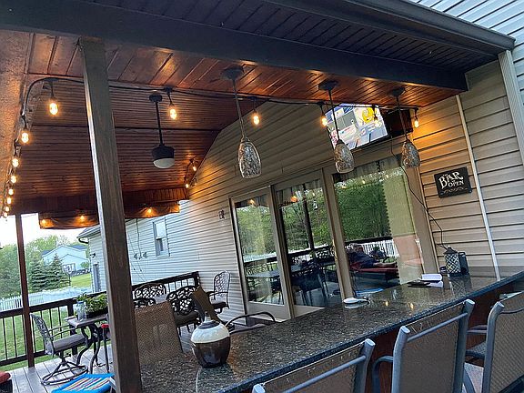 Outdoor entertaining space