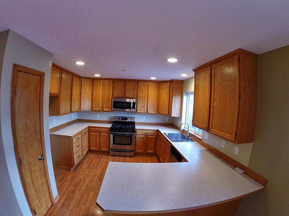 3rd image of 5506 320th Ave NE