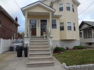 10105 160th Ave, Howard Beach, NY 11414