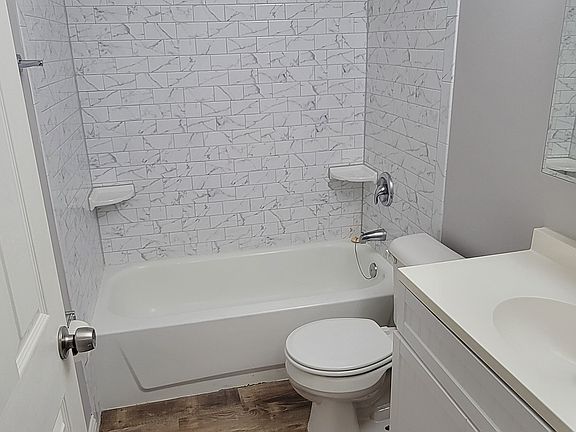 5th image of 2442 Dordogne Dr