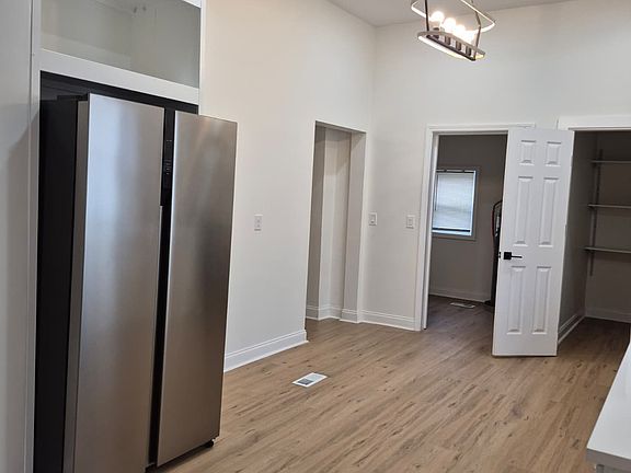 3rd image of 1612 8th Ave