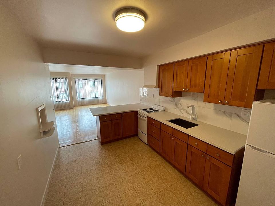 1st image of 5540 California St APT 5