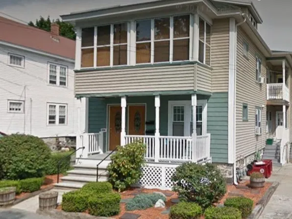 9 Bradstreet Ave, Lowell, MA 01851