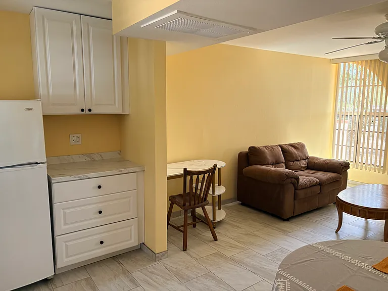 484 S La Canada Dr #B — Photo 11