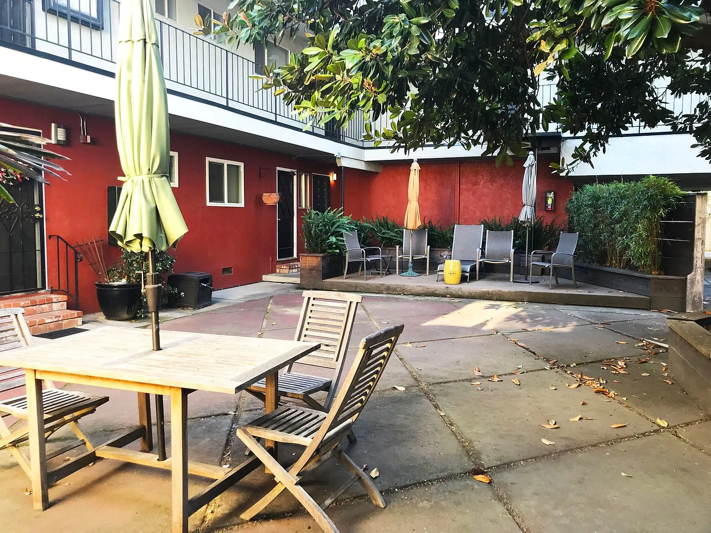 Juana Ave-475 — Photo 2