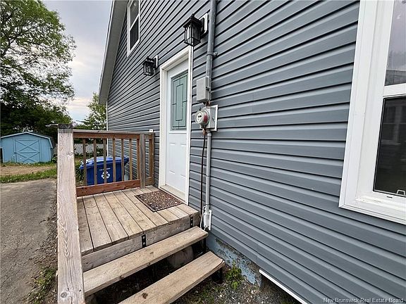 3rd image of 9 Churchill St