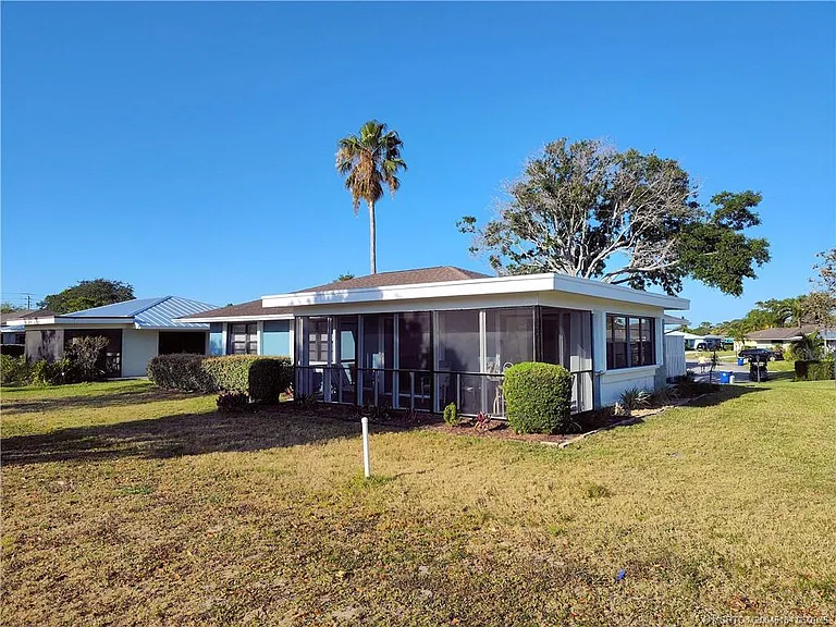 SE Sea Island Way — Photo 70