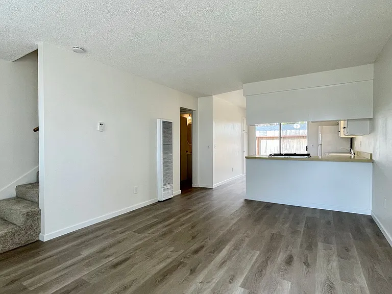 992 Fair Oaks Ave #C — Photo 8