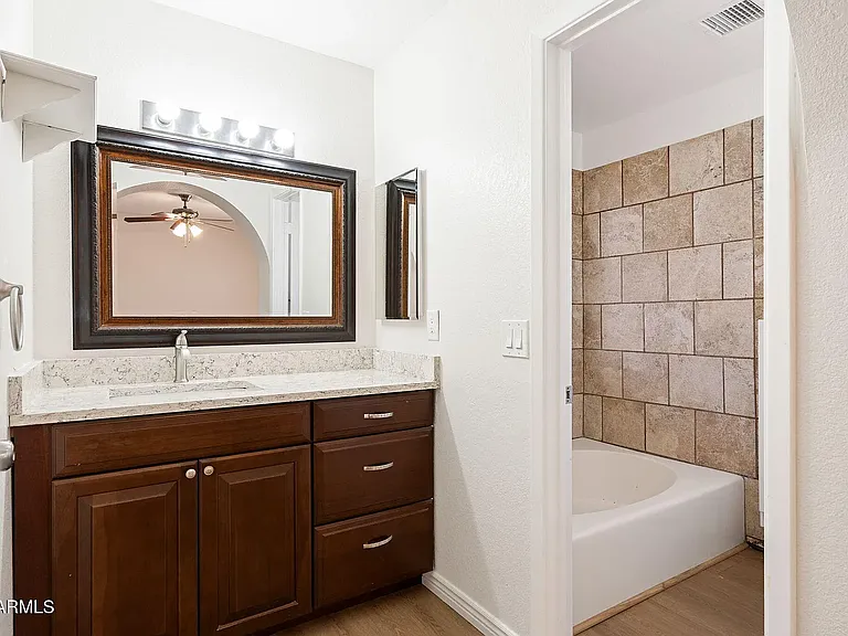 620 E Appaloosa Rd — Photo 5