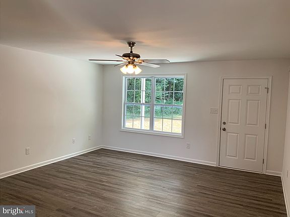 Elizabeth - Living Area