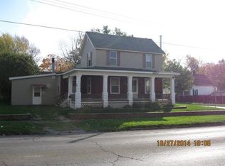 403 N 1st Ave, Canton, IL 61520