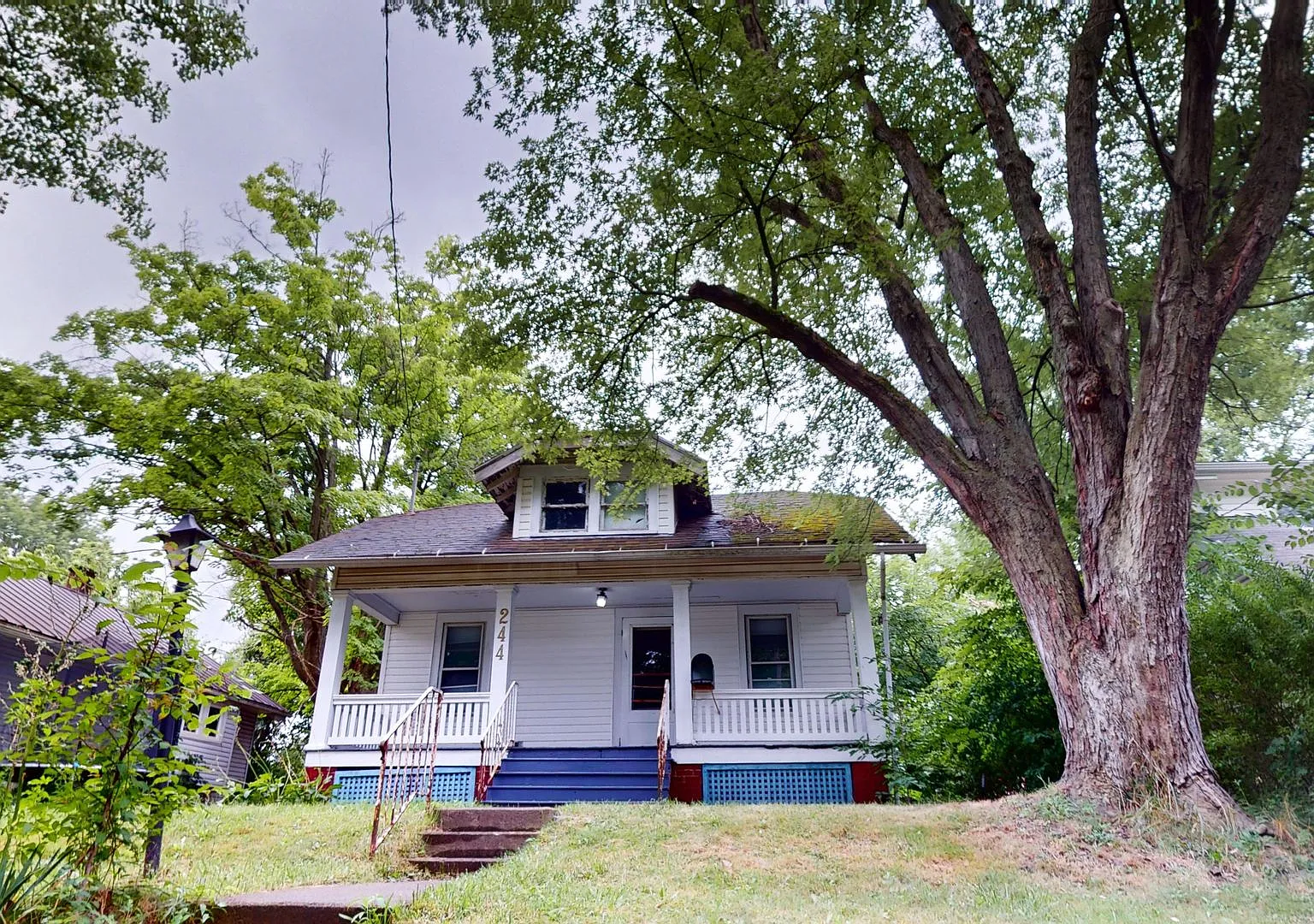 Coming Soon-Cute 2 bedroom, near park — Photo 1
