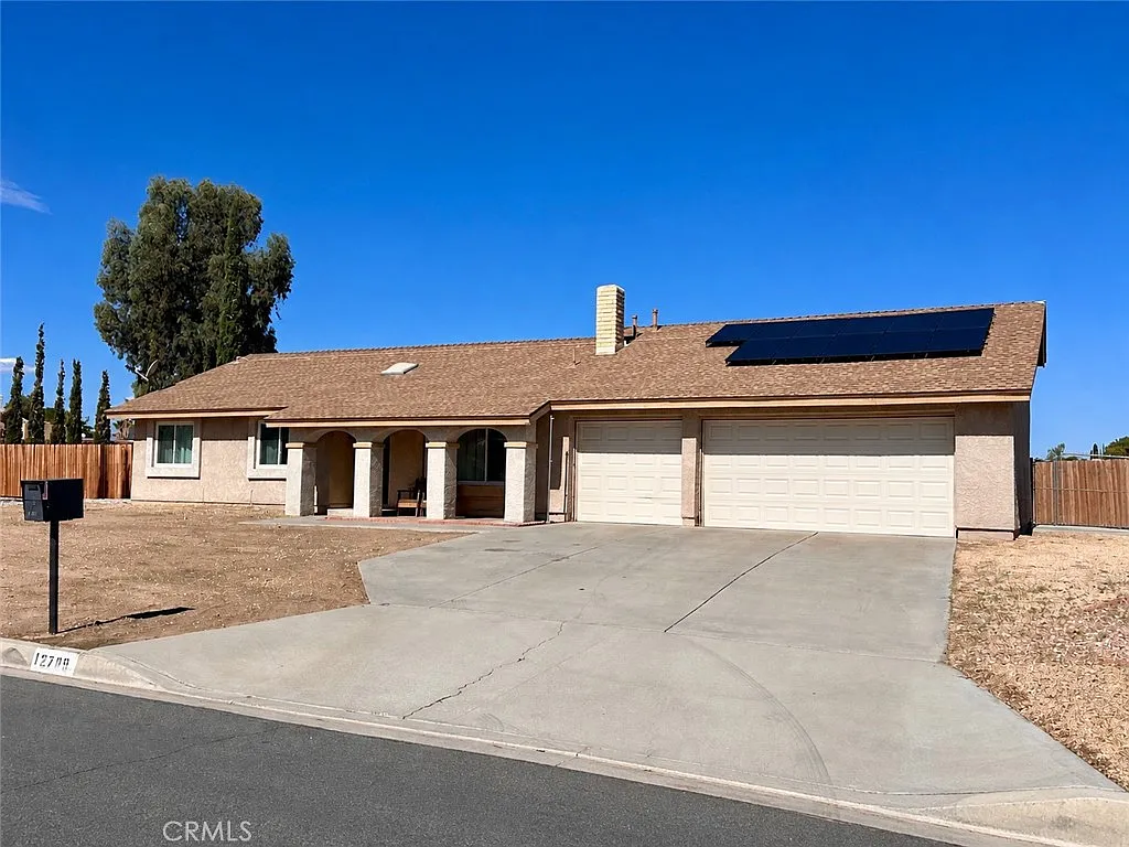 3 bed, 1113 sqft, $2,300 — Photo 3