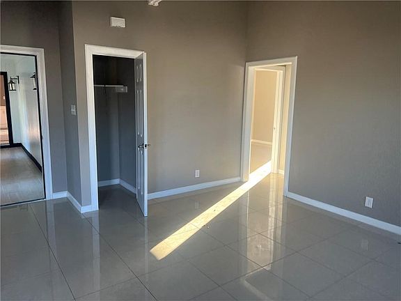 3rd image of 15504 Spring Hill Ln