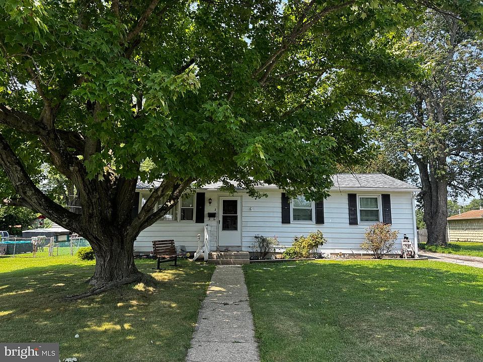 1st image of 2 Walnut Dr
