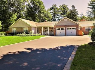 699 Bedford Ave, Hauppauge, NY 11788