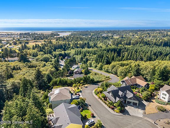 4th image of 2335 Royal View Dr
