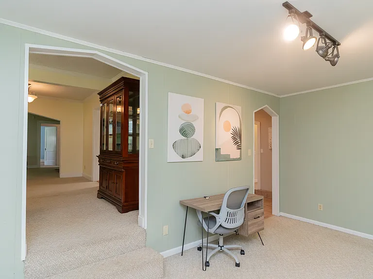 4 Orlando Dr — Photo 22