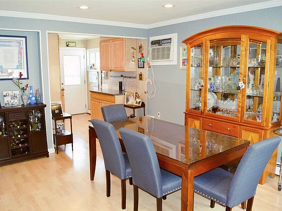 5th image of 941 Merillon Ave