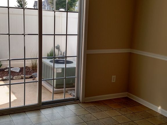 Dining area in kitchen