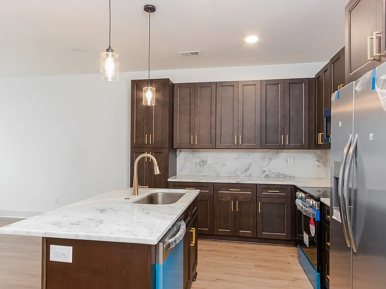 115 High Park Cir — Photo 3