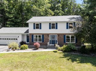29 Yolanda Dr, Burnt Hills, NY 12027