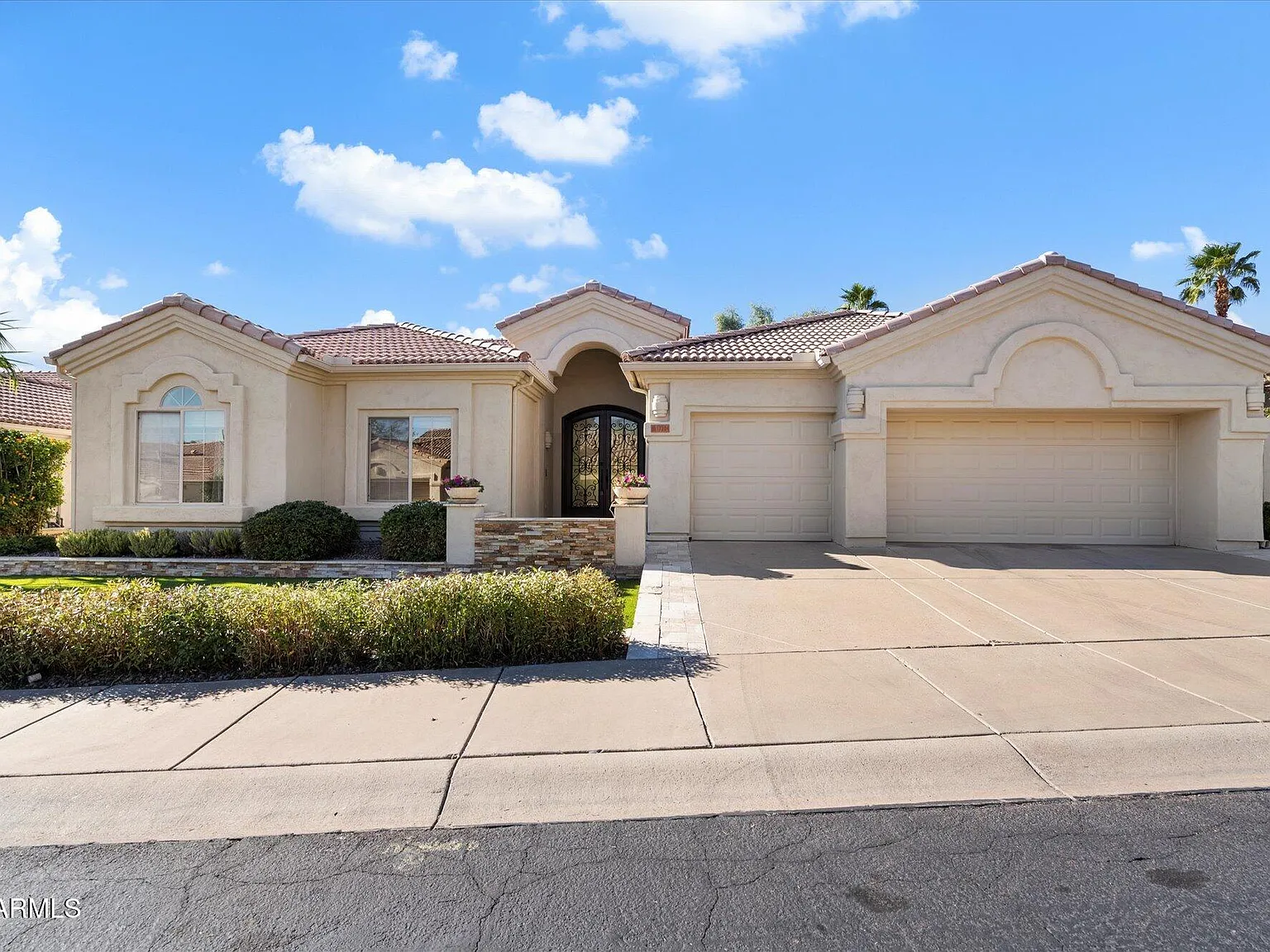3 bed, 2.5 bath, 2671 sqft, $9,500 — Photo 3
