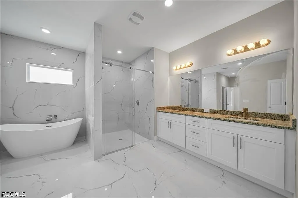4 bed, 2.5 bath, 2223 sqft, $2,600 — Photo 3