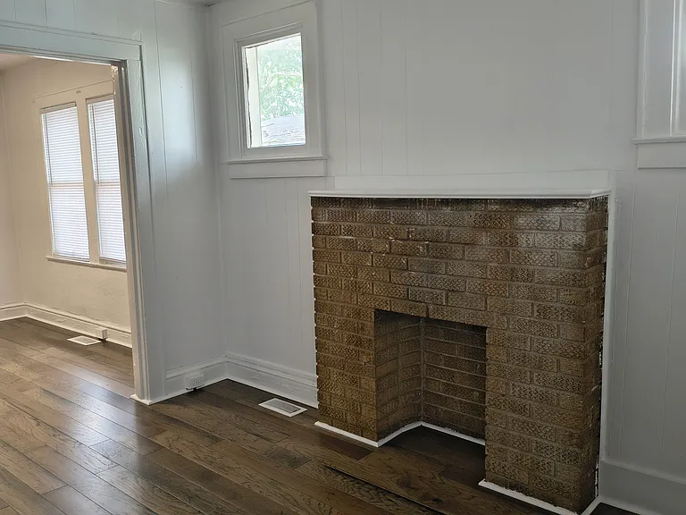 1637 Jackson Ave — Photo 4