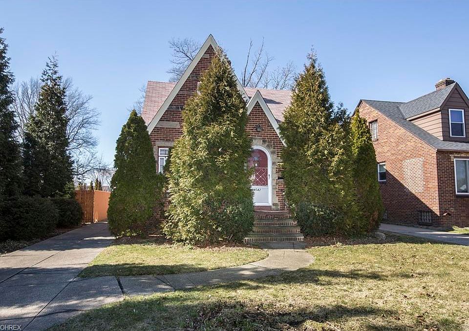 1st image of 4042 W 166th St