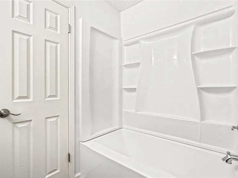 1240 Lynchburg Ct — Photo 22