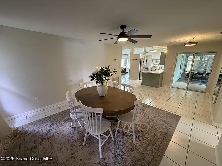 1305 Ambra Dr — Photo 7