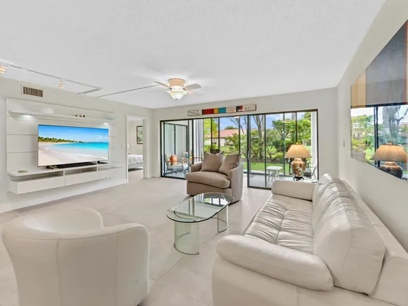 5743 Fairway Park Court #105, Boynton Beach, FL 33437