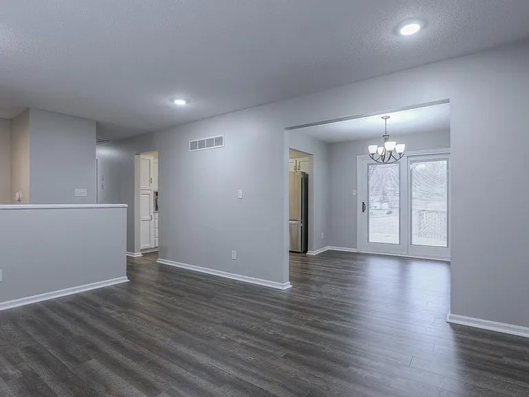 6725 NW Hilldale Dr — Photo 8