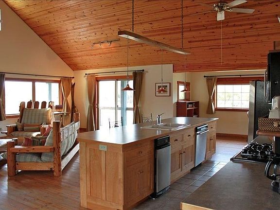 3rd image of 28 River Dr