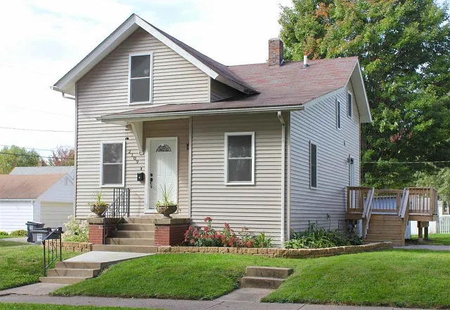 2109 5th St photo 1