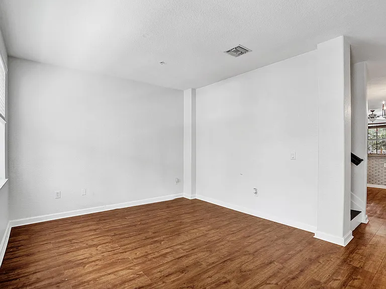 3911 Shoma Dr — Photo 29