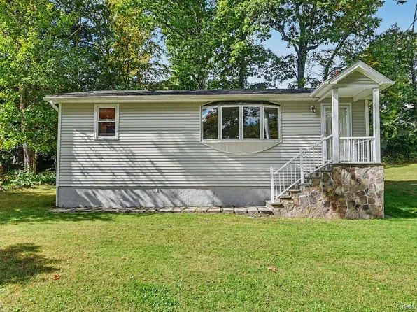 10 Palisades Road, Patterson, NY 12563